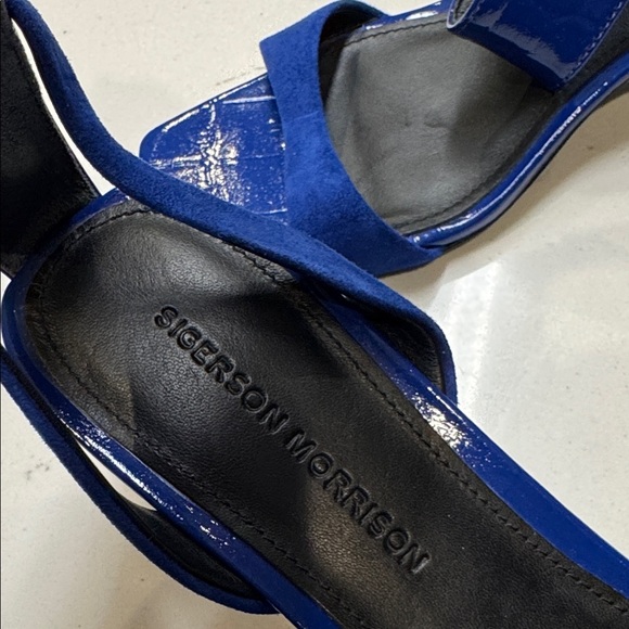 Sigerson Morrison Glossy Blue Heels Sz 38.5EU Kitten Heel - Picture 2 of 6